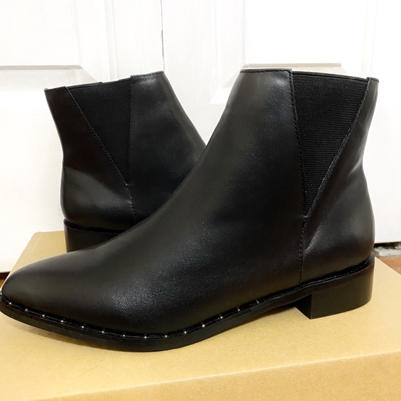 Brand New Le Chateau Black Ankle Boots - Picture 1 of 3